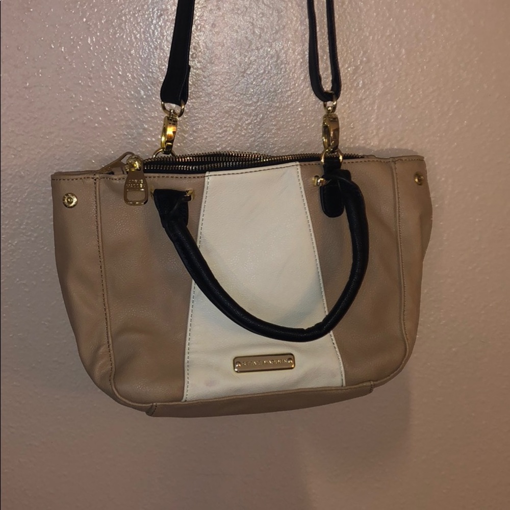 Tri-color Steve Madden Crossbody Bag!
